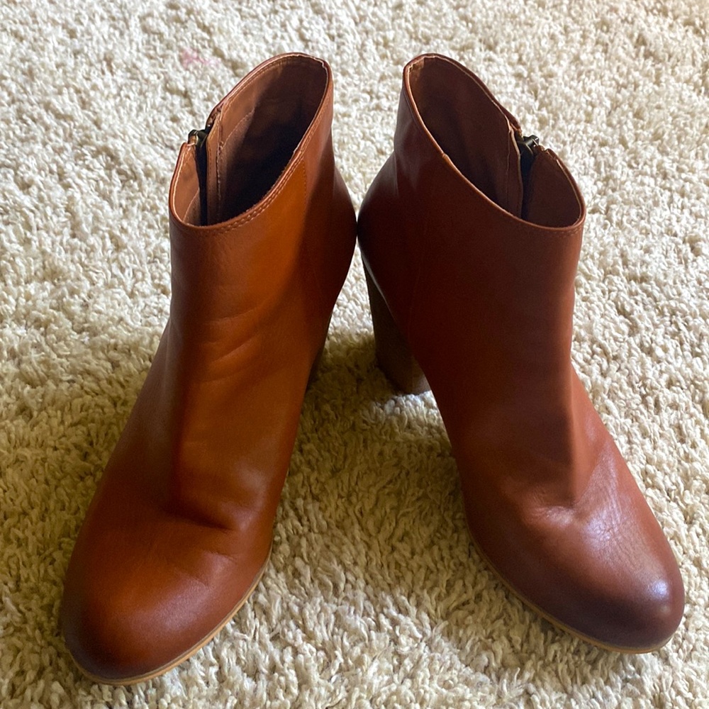 BP Trolley Leather Ankle Bootie - Picture 2 of 5